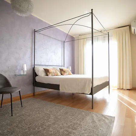 Castello Apartment *